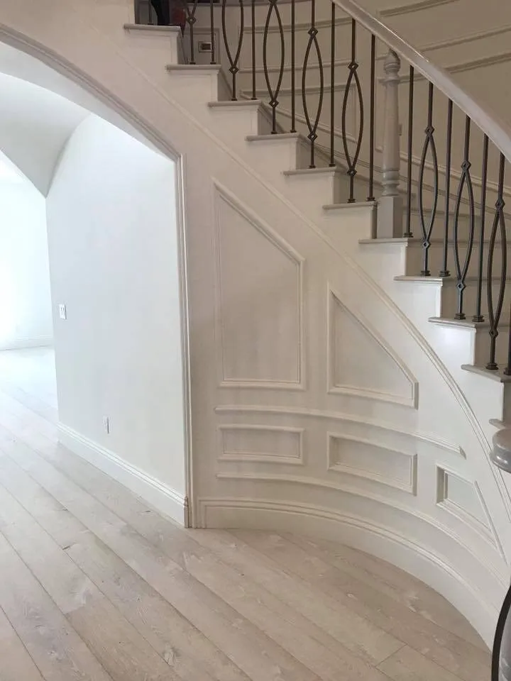 wainscoting

