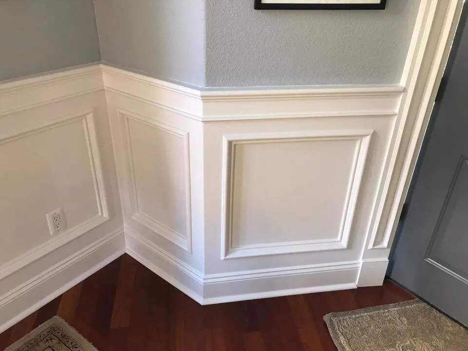 wainscoting
