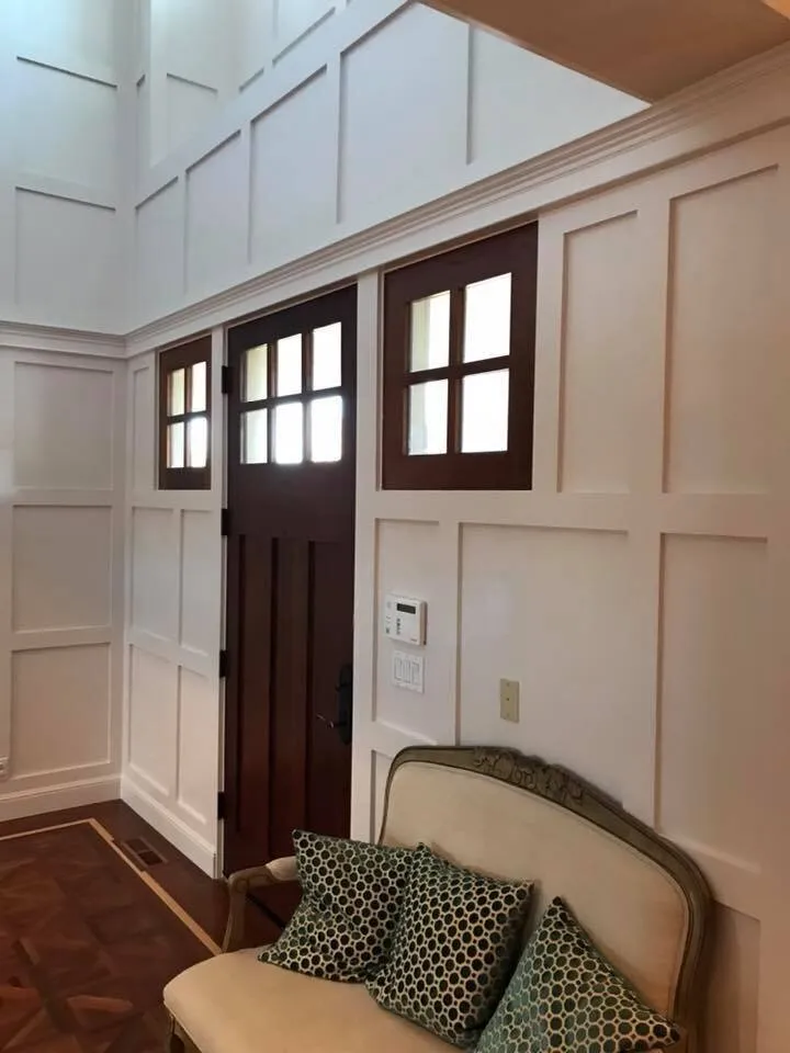 wainscoting
